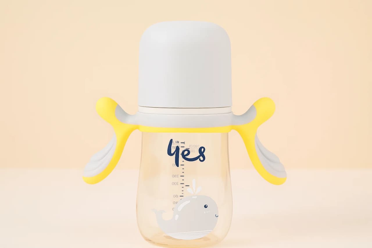 Cute Whale Baby Feeding Bottle – BPA Free & Easy Grip